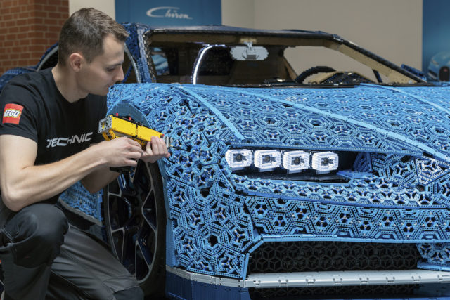 LEGO Technic Bugatti_ Chiron _Build For Real(67)