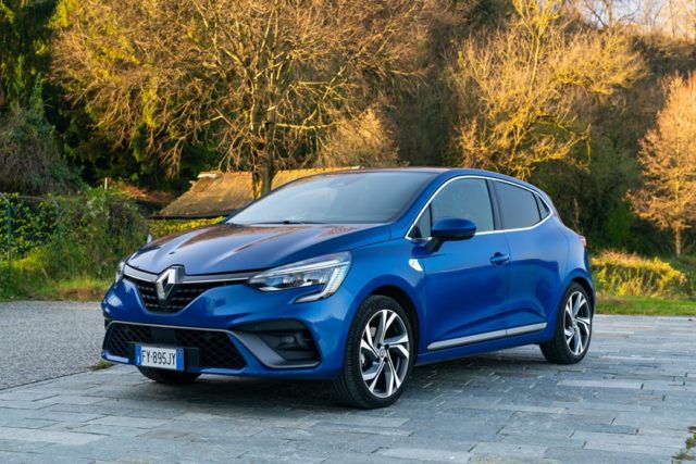 Nuova CLIO si lascia guidare nel futuro