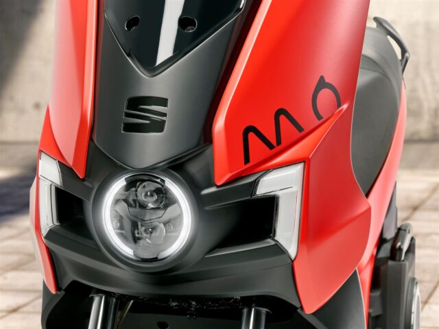 media-004-SEAT-M_O-eScooter-125-High