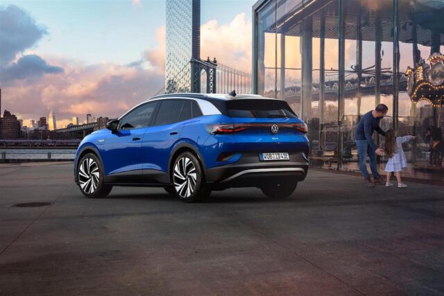 volkswagen-id4-posteriore