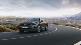 Citroën C5 X, auto o tappeto volante?