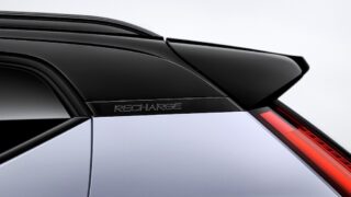 Volvo XC40 Recharge P8 AWD in Glacier Silver