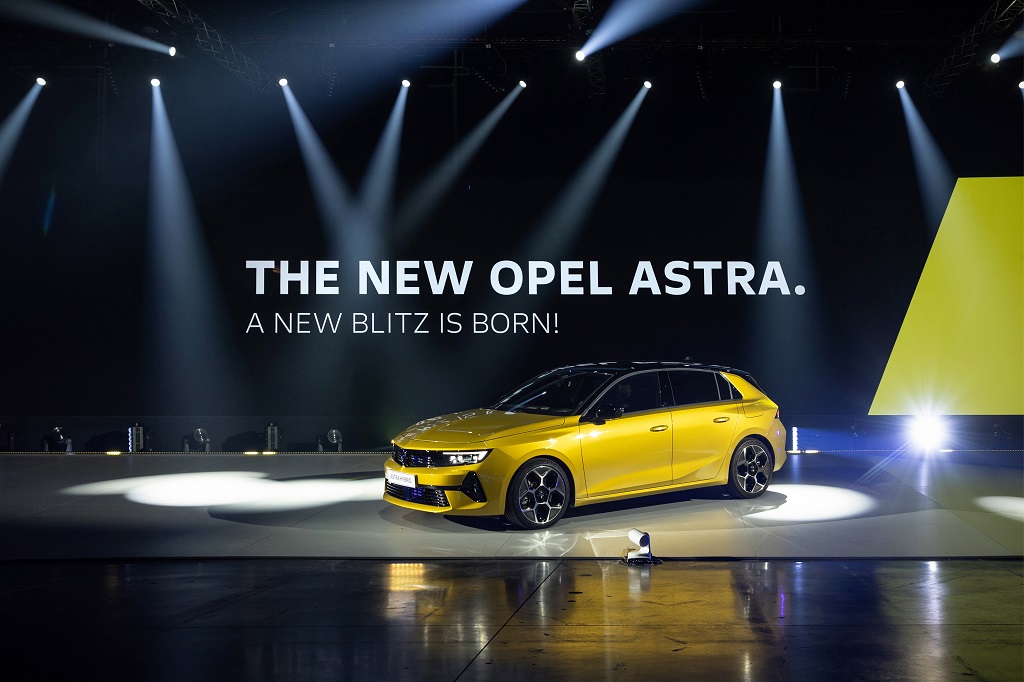 Nuova Opel Astra: per la prima volta elettrificata Nuova Opel Astra: per la prima volta elettrificata