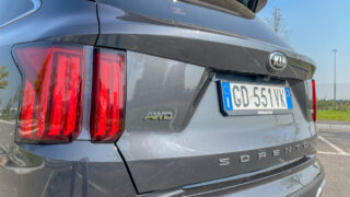 kia sorento plug in hybrid detaglio luci posteriori