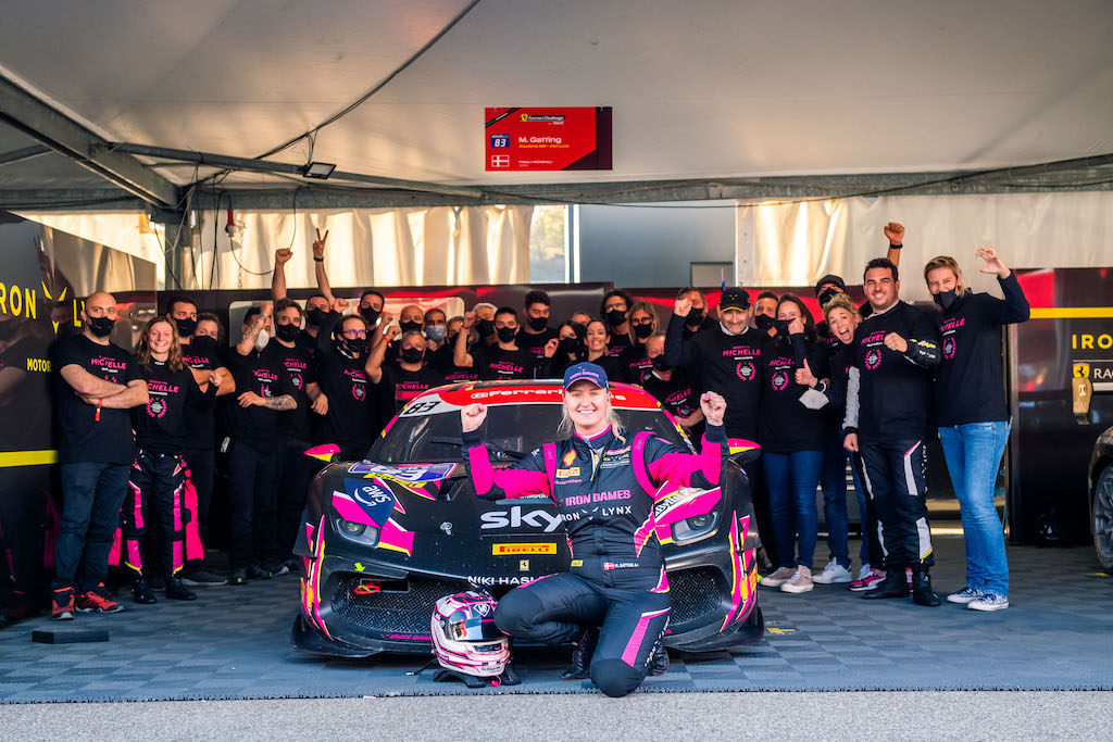 Michelle Gatting è la prima donna della storia a vincere il Ferrari Challenge Trofeo Pirelli