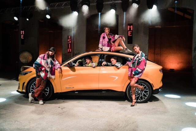 auto elettrica preferita donne mustang mach e gt show
