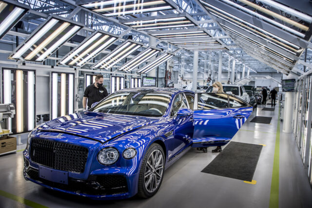 bentley beyond100 catena di montaggio
