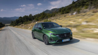 Peugeot, le sfide globali del Leone per il 2022