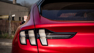 Ford Mustang Mach-E luci
