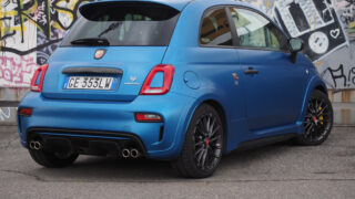abarth 595 competizione vista posteriore
