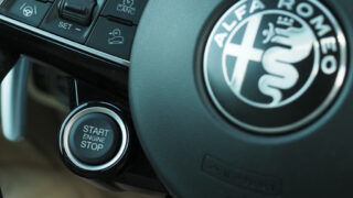 alfa romeo stelvio 6c villa deste dettaglio volante