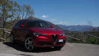 alfa romeo stelvio 6c villa deste esterno