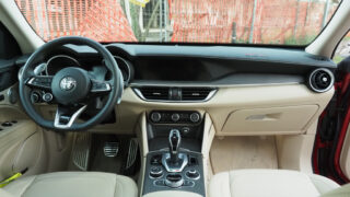alfa romeo stelvio 6c villa deste interno