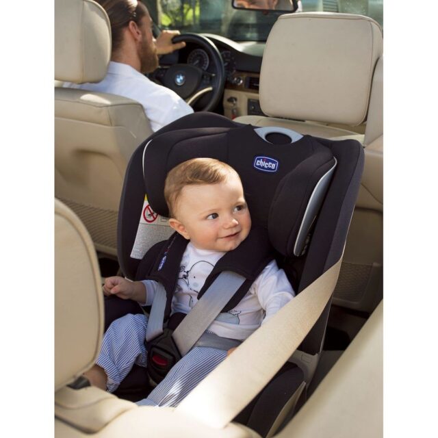 bimbi in auto chicco