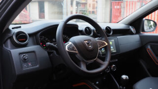 dacia duster extreme interni
