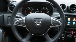 dacia duster extreme volante
