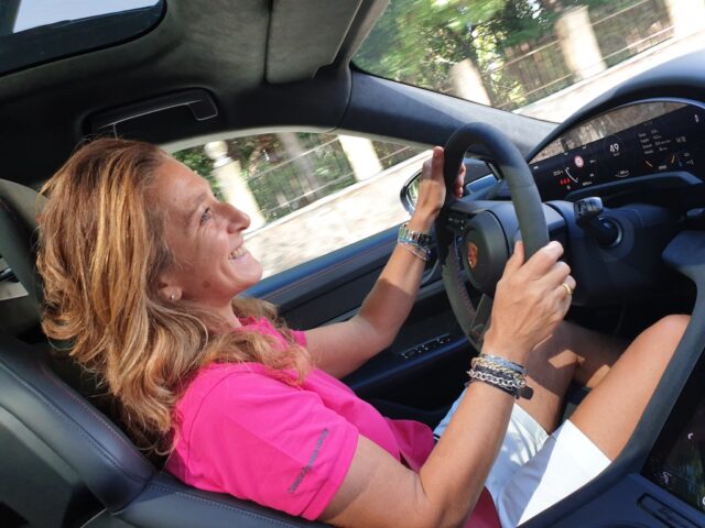 donne green Monica Taycan