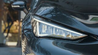 CUPRA Born e-boost e padel dettaglio faro