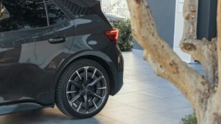 CUPRA Born e-boost e padel ruote posteriori