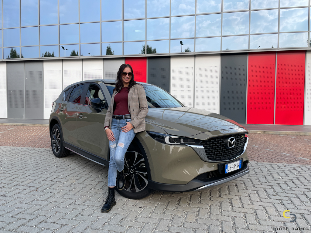 Mazda CX-5 2022 NEWGROUND: femminilità e carattere viaggiano insieme
