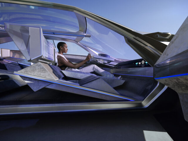 Peugeot Inception Concept interno donna