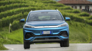 BYD ATTO 3 anteriore