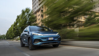 BYD ATTO 3 città