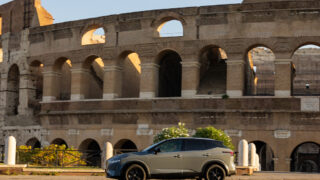 Nissan costo auto elettriche colosseo