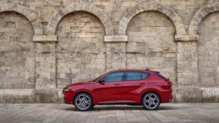Alfa Romeo Tributo Italiano Tonale laterale