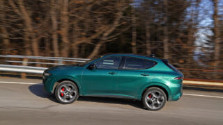 Alfa Romeo Tributo Italiano curva