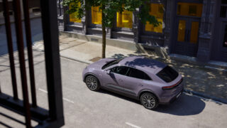 Porsche Macan elettrica tetto