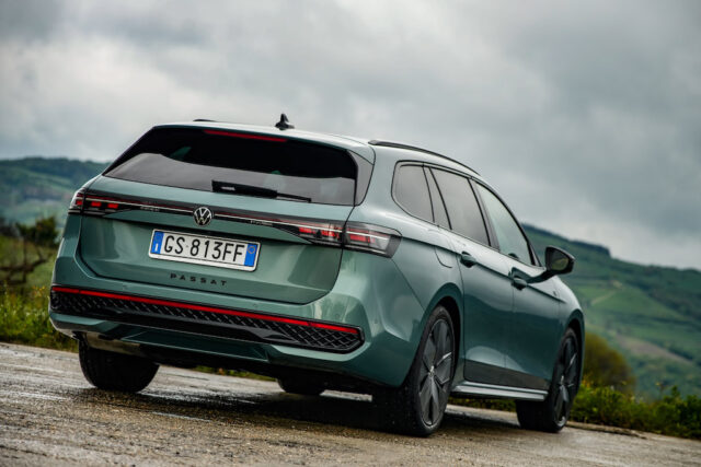Volkswagen Passat station wagon posteriore