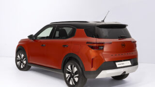 Opel Frontera taglio posteriore