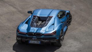 Lamborghini Revuelto alto 2