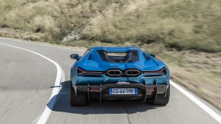 Lamborghini Revuelto dietro 2