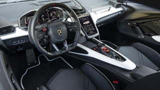 Lamborghini Revuelto volante