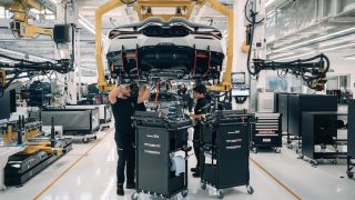 Manifattura Lamborghini Revuelto sotto