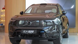Volvo EX90 calandra