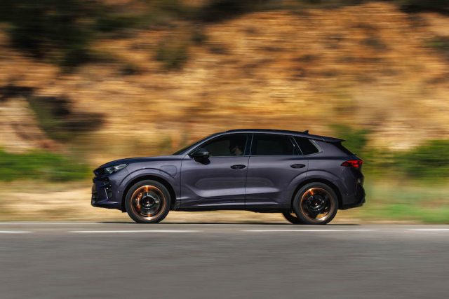 Cupra Terramar lato