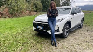 MG HS fronte donna