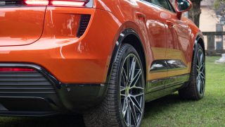 Porsche Macan Turbo elettrica dettaglio