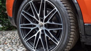 Porsche Macan Turbo elettrica ruota
