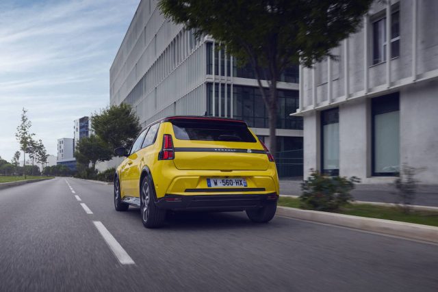 Renault 5 e-tech electric dietro