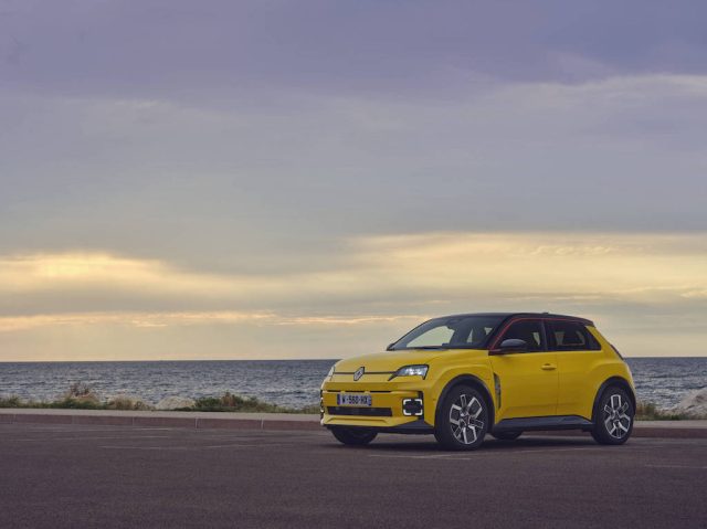 Renault 5 e-tech electric mare