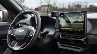 Dacia Duster extreme Hybrid 140 cruscotto