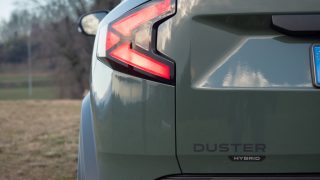 Dacia Duster extreme Hybrid 140 faro posteriore