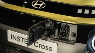 Hyundai Inster Cross ricarica