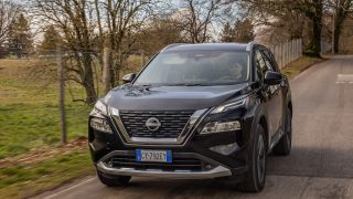 Nissan X-Trail Mild Hybrid davanti