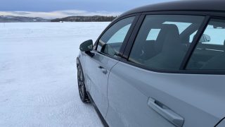 Volvo EX30 Cross Country fiancata