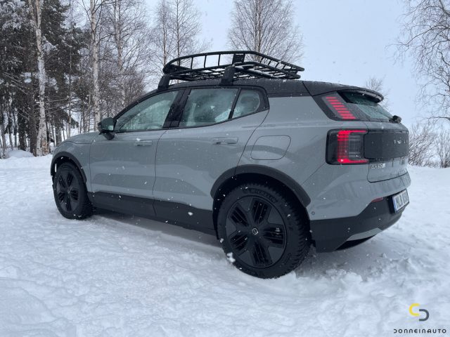 Volvo EX30 Cross Country neve